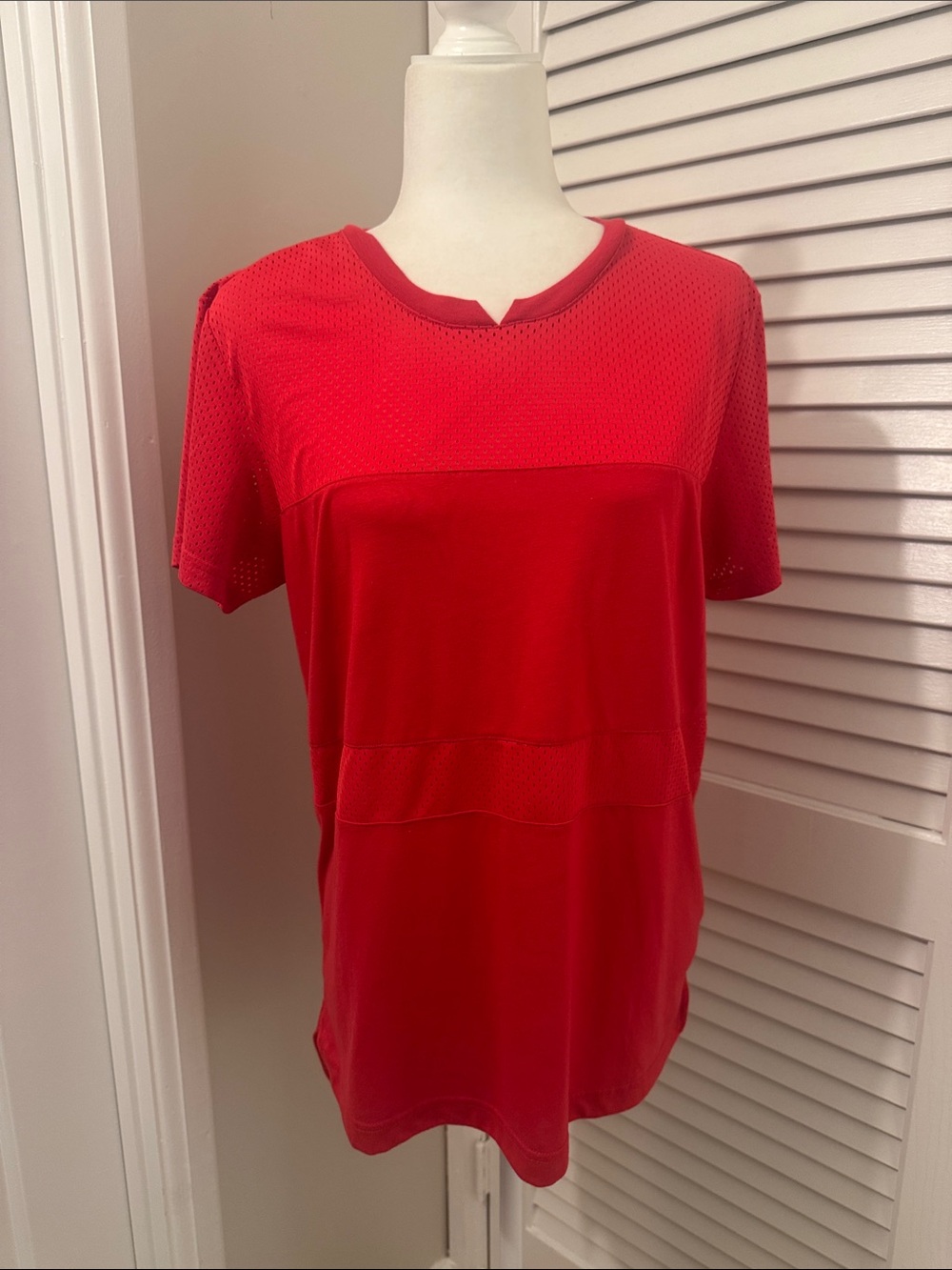 Adidas Women’s Mesh Red Tee (Size Medium)